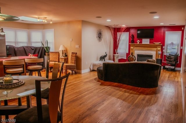 14 Dolan Ave, Aberdeen Twp., NJ 07747