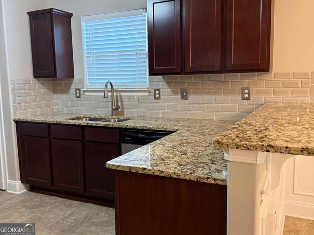 125 Leland Lane, Mcdonough, GA 30253