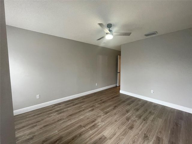 2031 FLUORSHIRE DR, Brandon, FL 33511