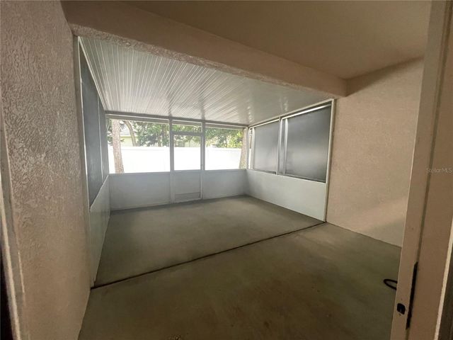 2031 FLUORSHIRE DR, Brandon, FL 33511