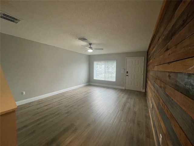 2031 FLUORSHIRE DR, Brandon, FL 33511