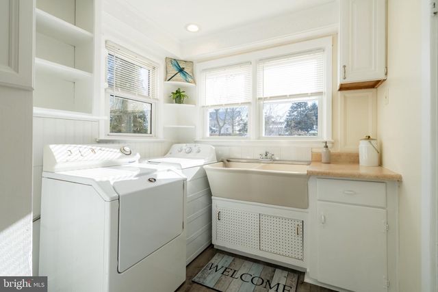 106 ALBANY AVE, Barrington, NJ 08007