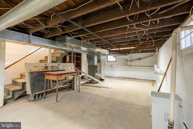 106 ALBANY AVE, Barrington, NJ 08007