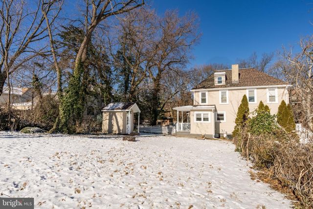 106 ALBANY AVE, Barrington, NJ 08007