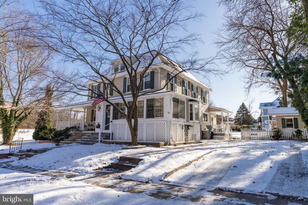 106 ALBANY AVE, Barrington, NJ 08007