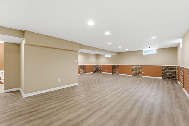 900 Green Street, Hudson, WI 54016