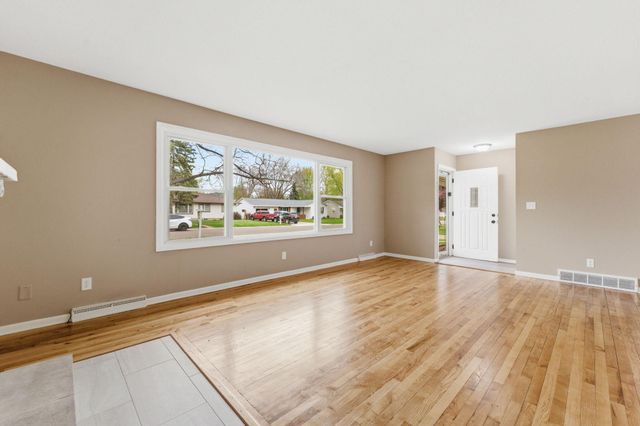 900 Green Street, Hudson, WI 54016