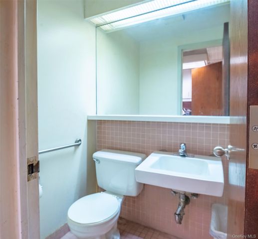 94-18 59th Avenue E3, Elmhurst, NY 11373