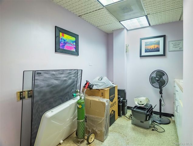 94-18 59th Avenue E3, Elmhurst, NY 11373