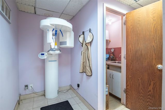 94-18 59th Avenue E3, Elmhurst, NY 11373