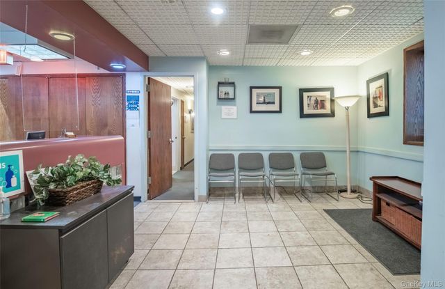 94-18 59th Avenue E3, Elmhurst, NY 11373