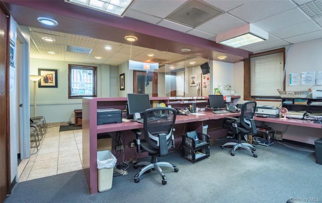 94-18 59th Avenue E3, Elmhurst, NY 11373