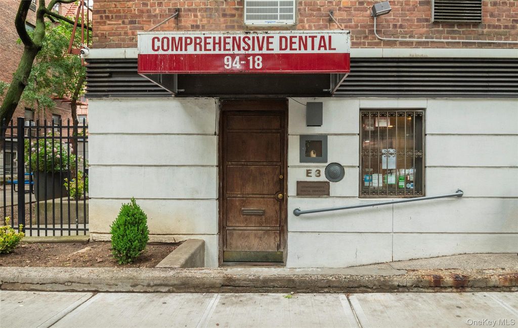 94-18 59th Avenue E3, Elmhurst, NY 11373