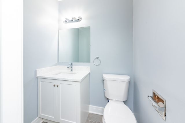 9450 Washington Road 2B, Niles, IL 60714