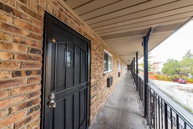 9450 Washington Road 2B, Niles, IL 60714