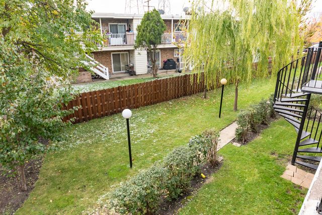 9450 Washington Road 2B, Niles, IL 60714