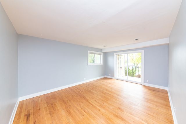 9450 Washington Road 2B, Niles, IL 60714