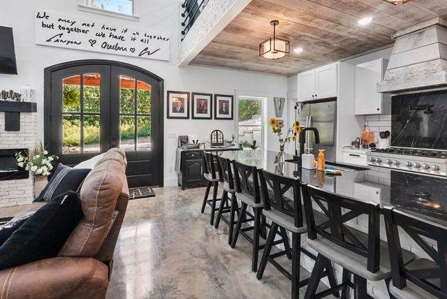 5795 Iron Mountain Road, Mountain View, AR 72560