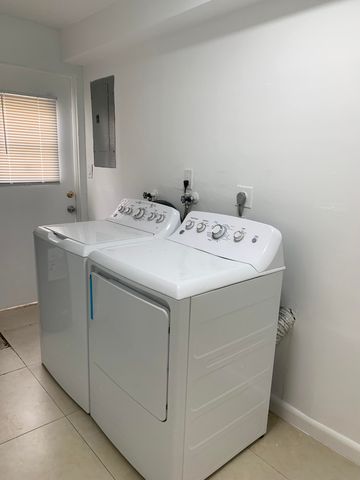 325 NE 21st Street, Wilton Manors, FL 33305