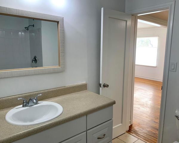 325 NE 21st Street, Wilton Manors, FL 33305