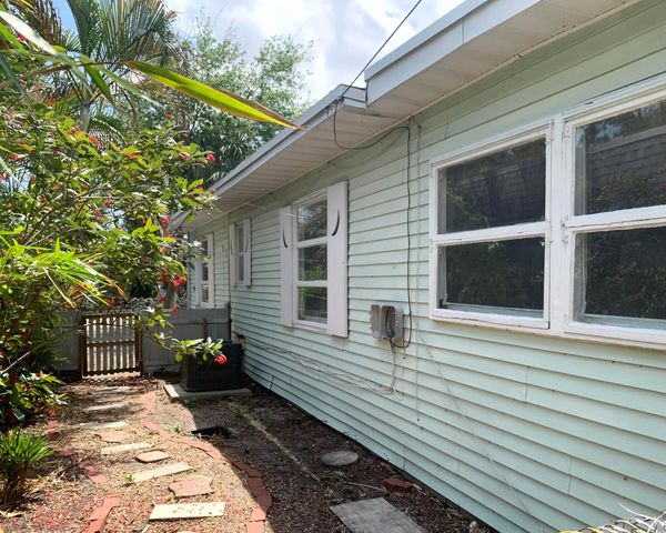 325 NE 21st Street, Wilton Manors, FL 33305