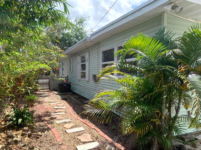 325 NE 21st Street, Wilton Manors, FL 33305