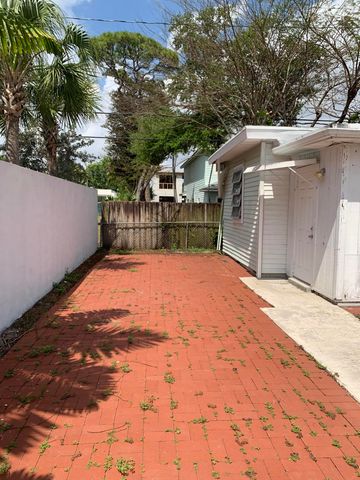 325 NE 21st Street, Wilton Manors, FL 33305