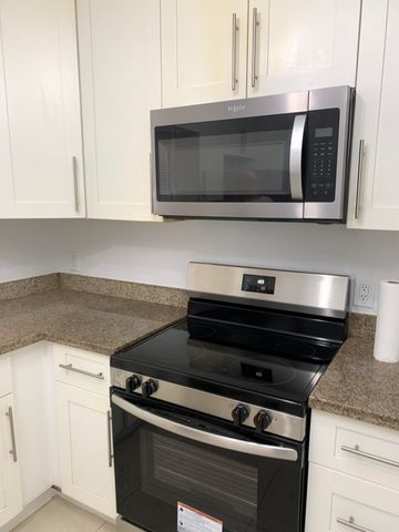 325 NE 21st Street, Wilton Manors, FL 33305