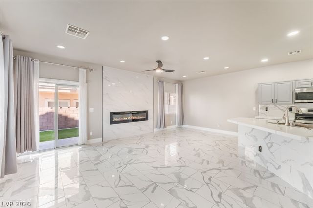 5513 High Wager Way 103, Las Vegas, NV 89122
