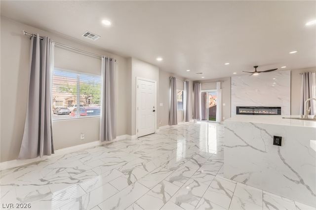 5513 High Wager Way 103, Las Vegas, NV 89122