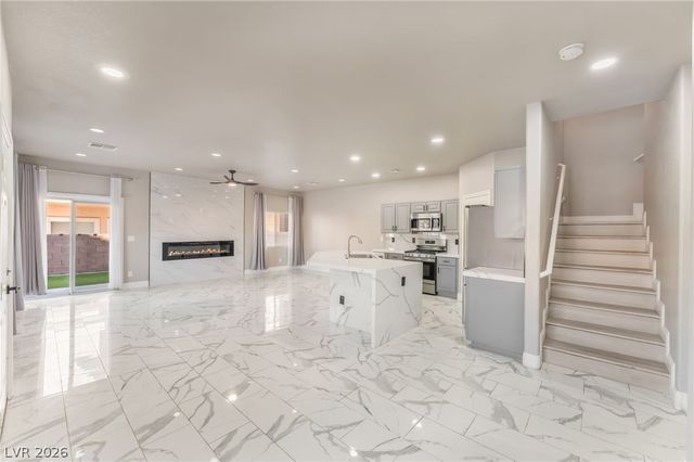 5513 High Wager Way 103, Las Vegas, NV 89122