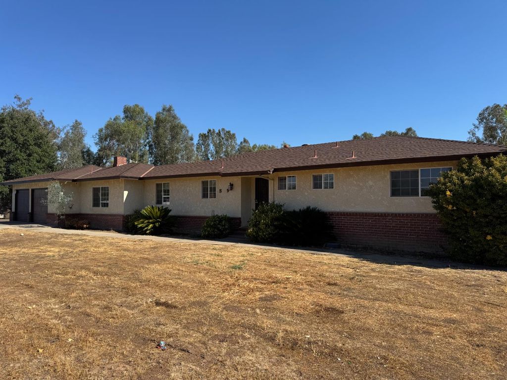 5109 W Clinton Avenue, Fresno, CA 93722