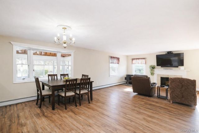 6 Palfrey Street, Stony Brook, NY 11790