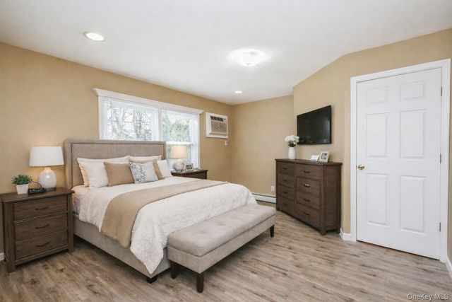 6 Palfrey Street, Stony Brook, NY 11790