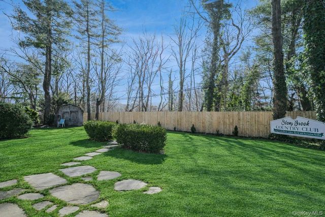 6 Palfrey Street, Stony Brook, NY 11790