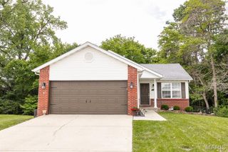 102 Bayridge Court, Glen Carbon, IL 62034