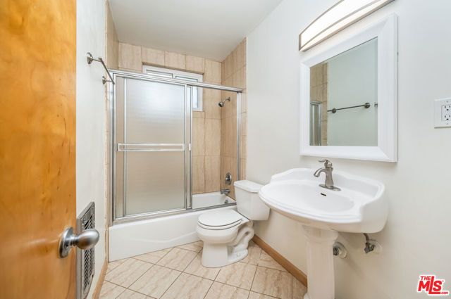 1937 S Shenandoah Street 8, Los Angeles, CA 90034