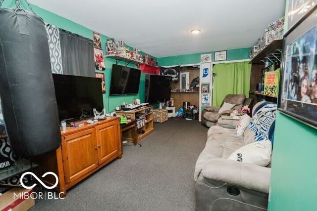 2213 W Audubon Drive, Muncie, IN 47304