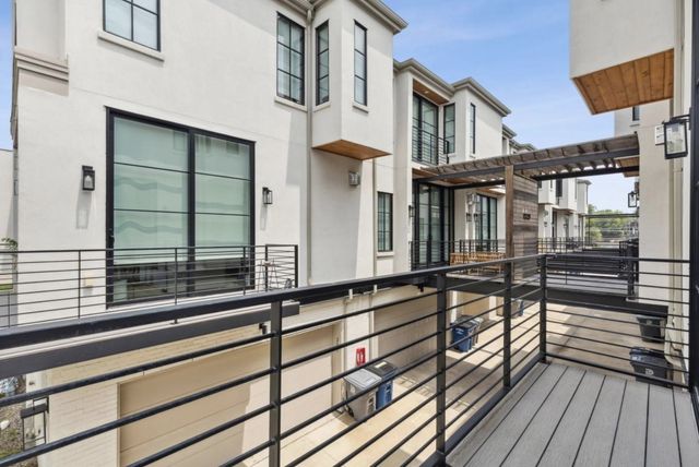 2018 Moser Avenue 2-106, Dallas, TX 75206