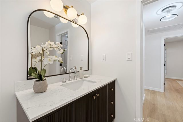 8923 Etiwanda, Northridge, CA 91325