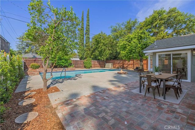 8923 Etiwanda, Northridge, CA 91325