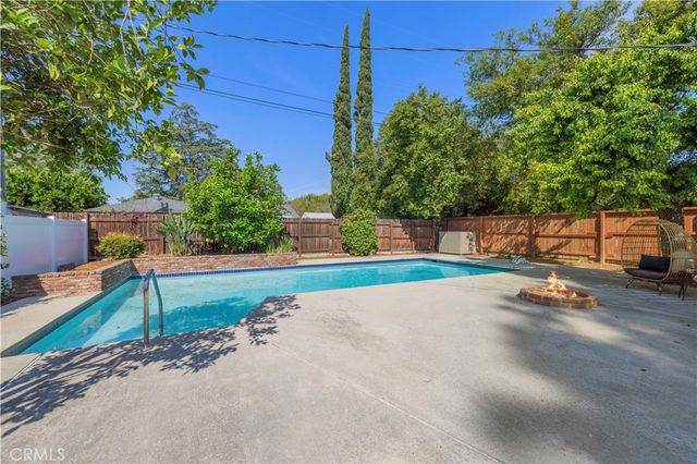 8923 Etiwanda, Northridge, CA 91325