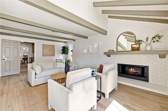 8923 Etiwanda, Northridge, CA 91325