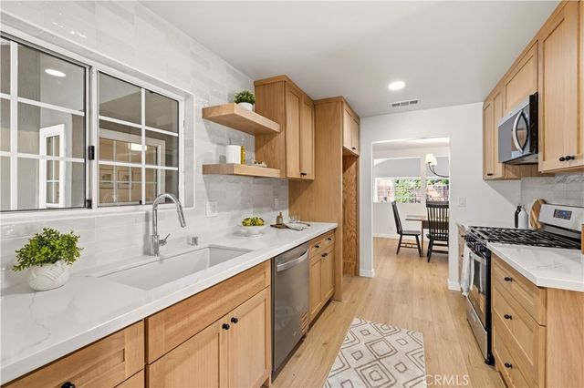 8923 Etiwanda, Northridge, CA 91325