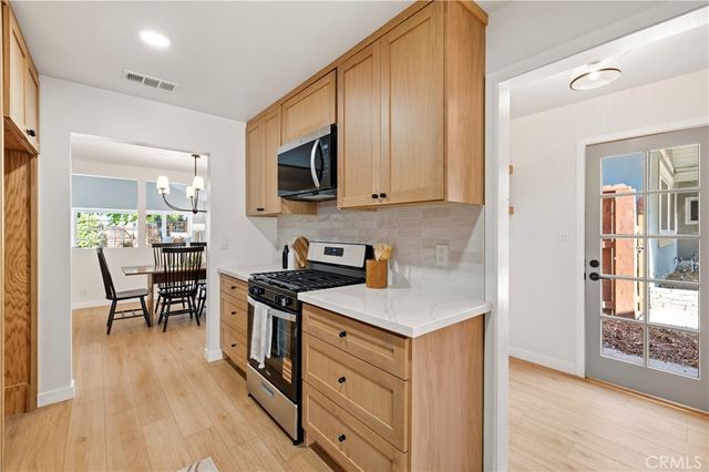 8923 Etiwanda, Northridge, CA 91325