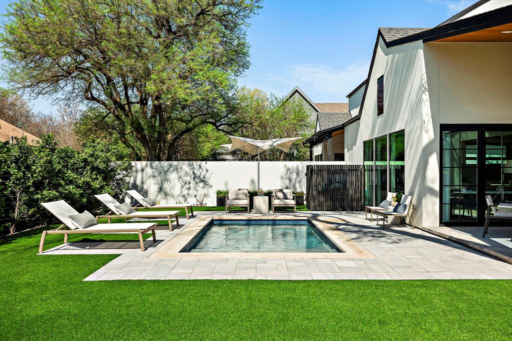 3304 Lyons RD, Austin, TX 78702