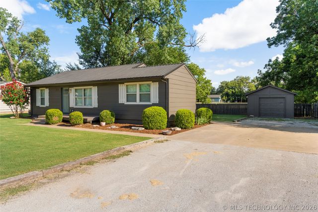 7913 E 129th Street, Bixby, OK 74008