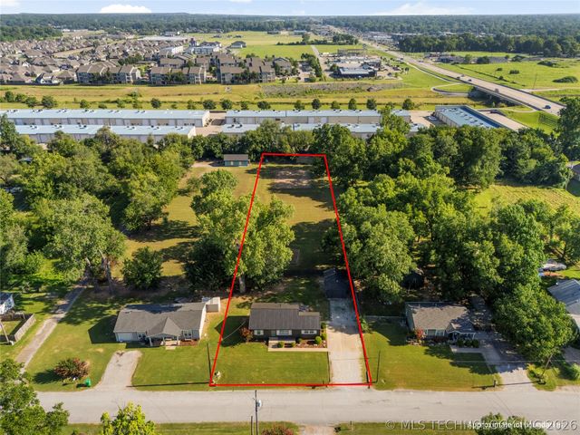 7913 E 129th Street, Bixby, OK 74008