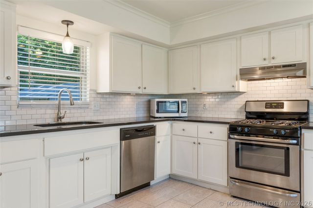 7913 E 129th Street, Bixby, OK 74008