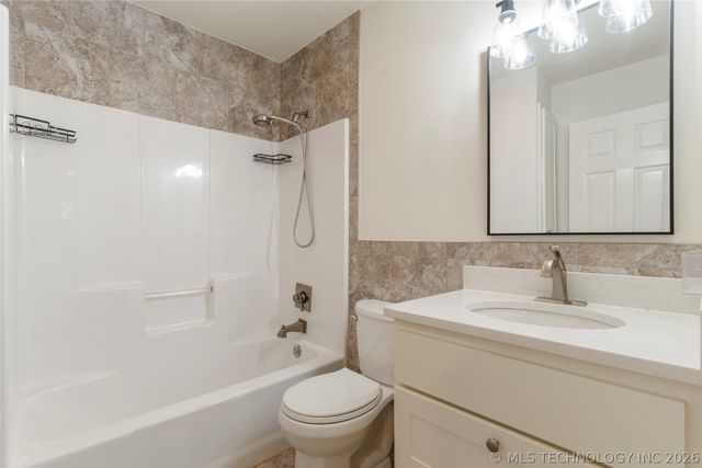 7913 E 129th Street, Bixby, OK 74008